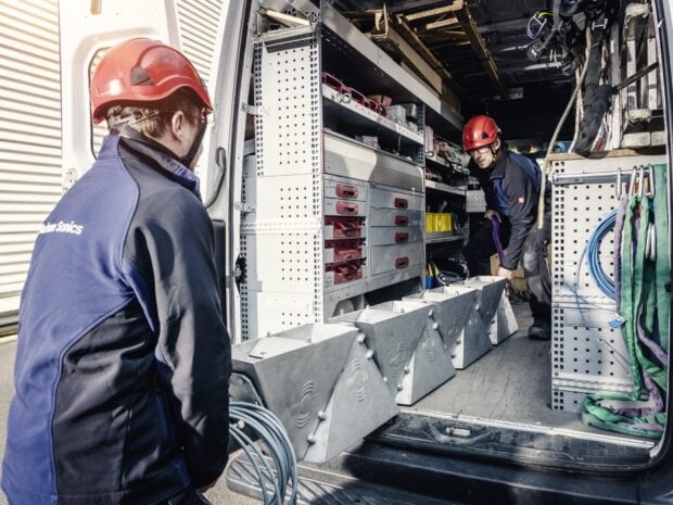 Kockum Sonics Sirene in Montageauto