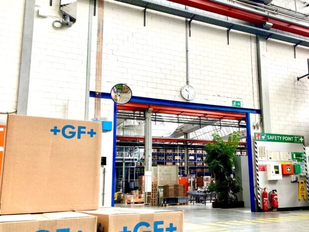 Kockum Sonics Sirene Delta 2 Produktionshalle Durchgang